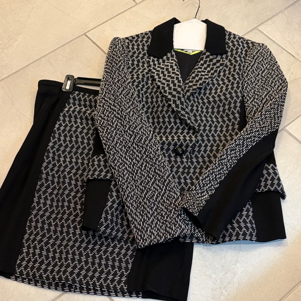 Yoana Baraschi Suit Black and White Houndstooth Blazer and Skirt Set Size 12